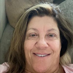 Meet your Posher, Elise